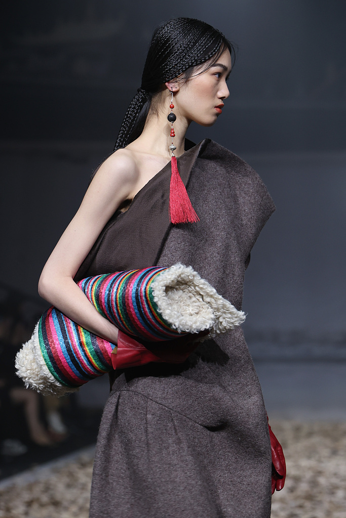 A model walks the runway at the SUBAI collection show by designer Ma Guai at AW24 China Fashion Week in Beijing on March 26, 2024. /CFP