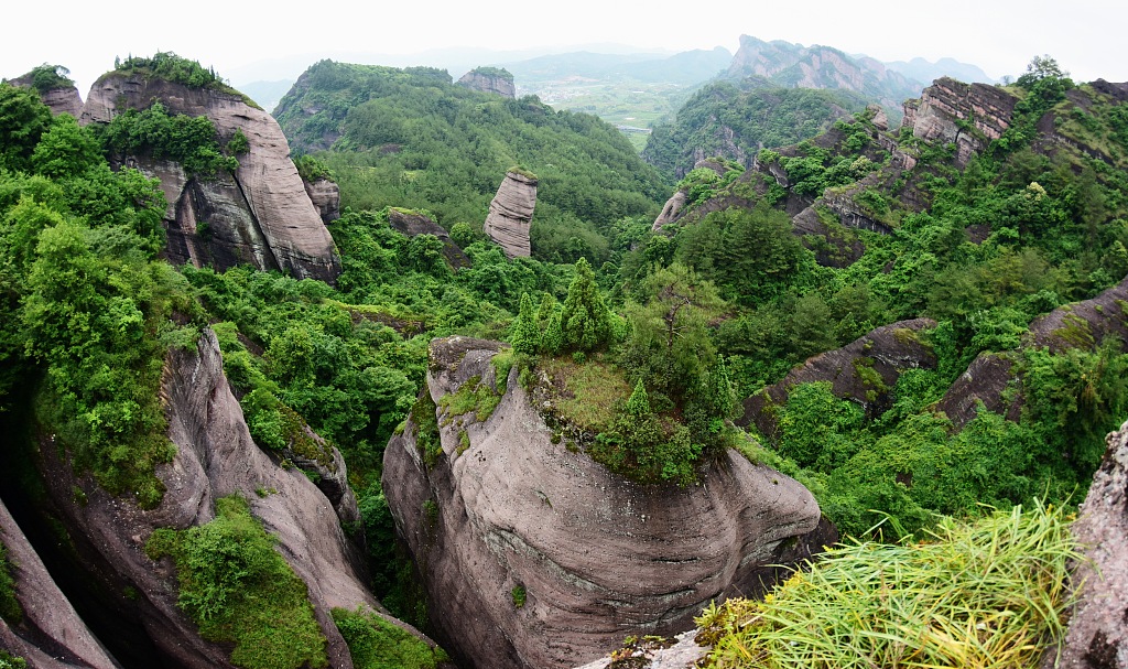 A file photo shows a view of Guanzhishan Mountain in Longyan, Fujian Province. /CFP