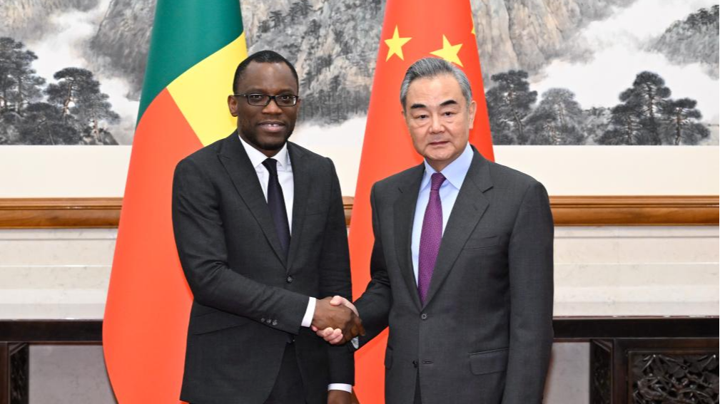Chinese Foreign Minister Wang Yi (R) meets with Beninese Foreign Minister Shegun Adjadi Bakari in Beijing, capital of China, March 28, 2024./Xinhua