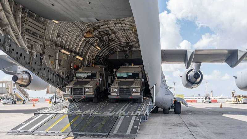 A view of a military plane which carries American armored SUVs landed in an airport in Tel Aviv, Israel, October 19, 2023. /CFP 