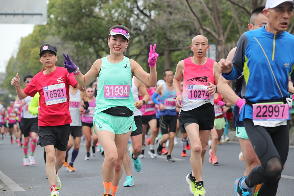Runners at the 2024 Wuxi Marathon in Wuxi, east China's Jiangsu Province, March 24, 2024. /CFP