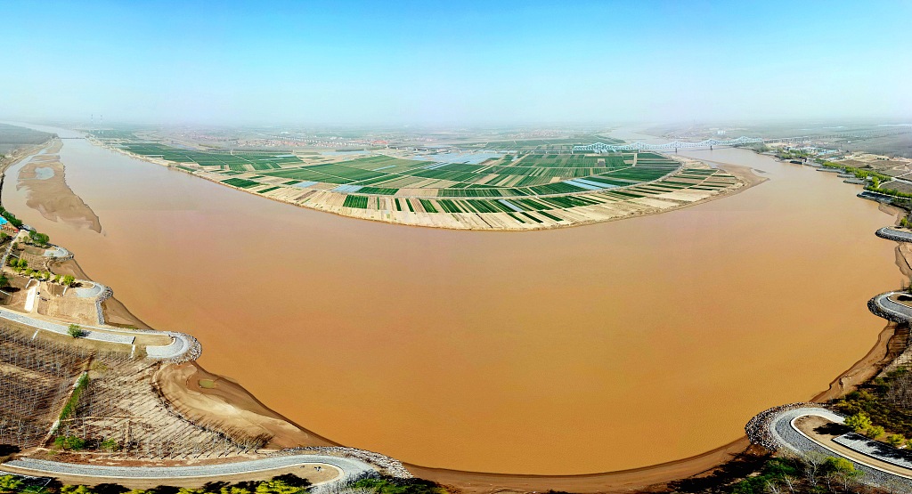 An aerial view of a section of the Yellow River in east China's Shandong Province, March 29, 2024. /CFP