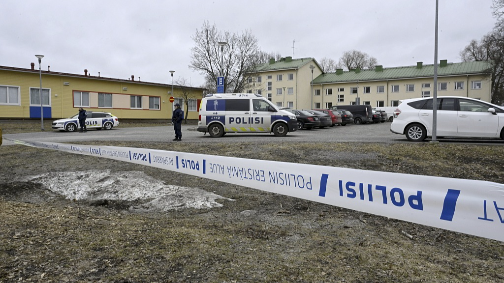 Police officers stand guard outside Viertola comprehensive school, Vantaa, outside the Finnish capital Helsinki, Finland, April 2, 2024. /CFP