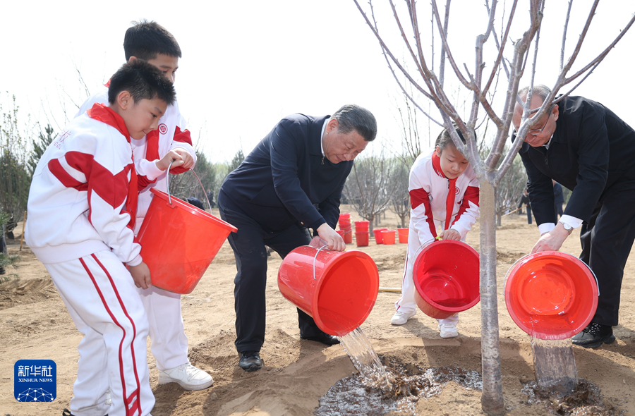 Chinese President Xi Jinping attends a tree planting activity in a forest park in Beijing, China, April 3, 2024. /Xinhua