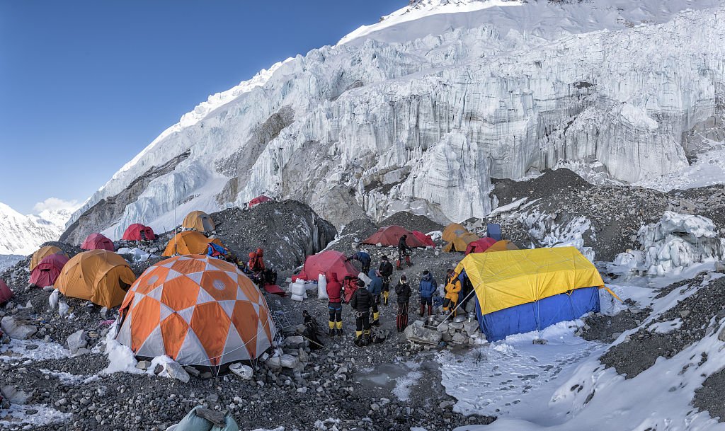 The climber's camp on Mount Qomolangma. /CFP