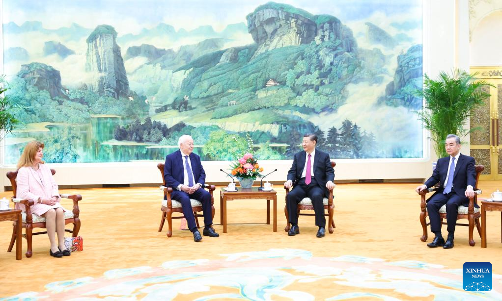 Chinese President Xi Jinping (2nd R) meets with Merieux Foundation President Alain Merieux (2nd L) and his wife (1st L) at the Great Hall of the People in Beijing, China, April 8, 2024. /Xinhua