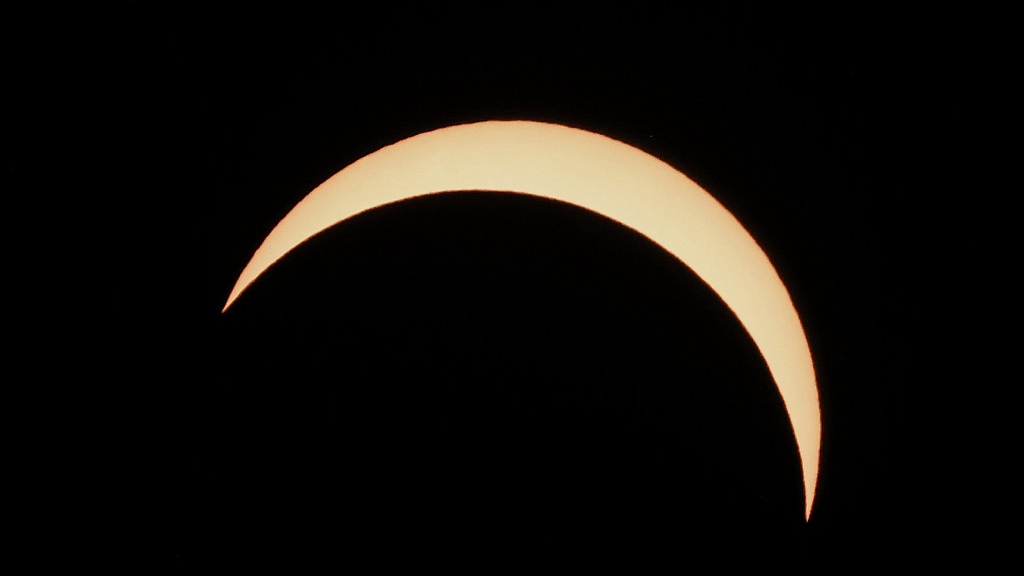 The moon moves across the sun, blocking nearly 90 percent of it during a solar eclipse across North America, Milwaukee, Wisconsin, the U.S., April 8, 2024. /CFP