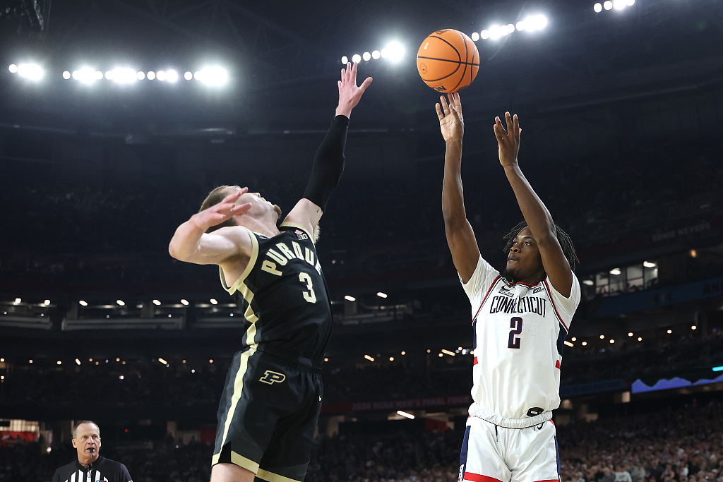 Tristen Newton (#2) of the UConn Huskies shoots in the National Collegiate Athletics Association Division I men's basketball tournament final game against the Purdue Boilermakers at State Farm Stadium in Glendale, Arizona, April 8, 2024. /CFP