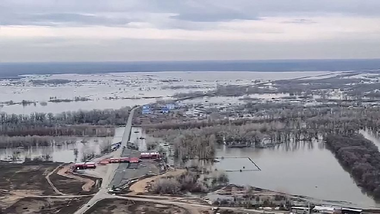 Russia, Kazakhstan Evacuate Over 100,000 People Amid Flooding - Cgtn