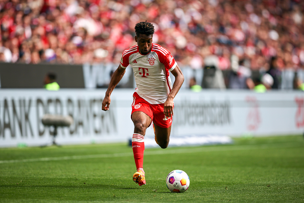 Kingsley Coman of Bayern Munich dribbles in the Bundesliga game against Cologne at the Allianz Arena in Munich, Germany, April 13, 2024. /CFP