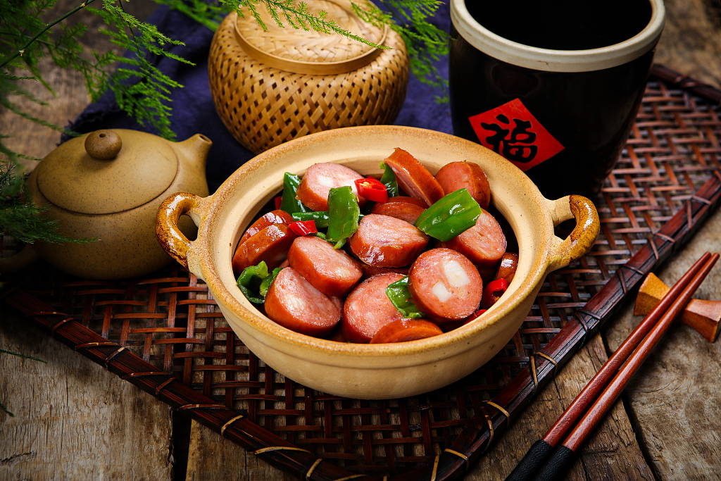 A dish made from chopped Harbin red sausage. /CFP