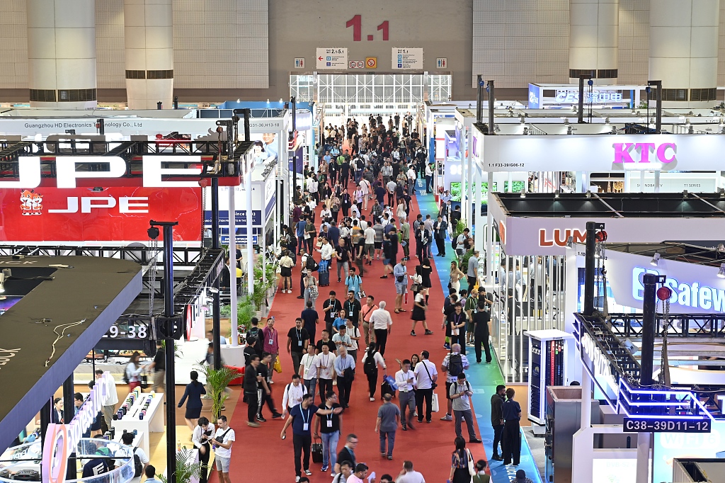 People at the venue for 135th China Import and Export Fair, or Canton Fair, in Guangzhou City, South China's Guangdong Province, April 15, 2024. /CFP