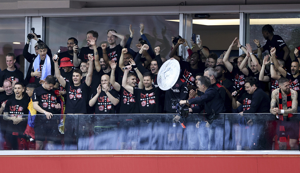 Leverkusen celebrate winning their first Bundesliga title in Leverkusen, Germany, April 14, 2024. /CFP
