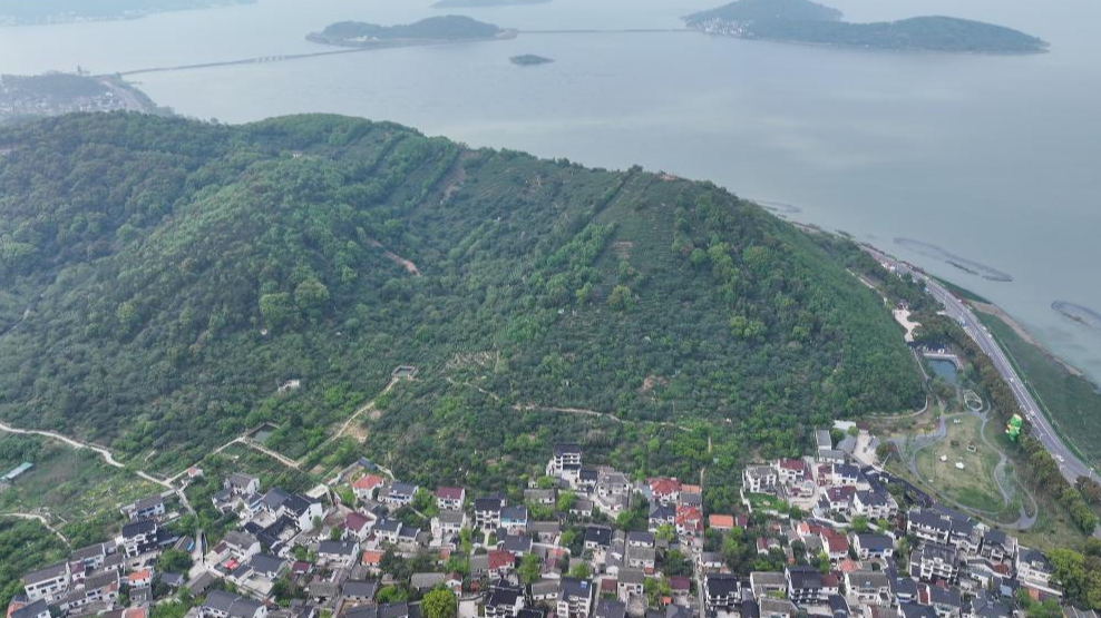 An aerial drone photo taken on April 11, 2024, shows a view of the Taihu Lake near Jinting Town of Wuzhong District in Suzhou City, east China's Jiangsu Province. /Xinhua