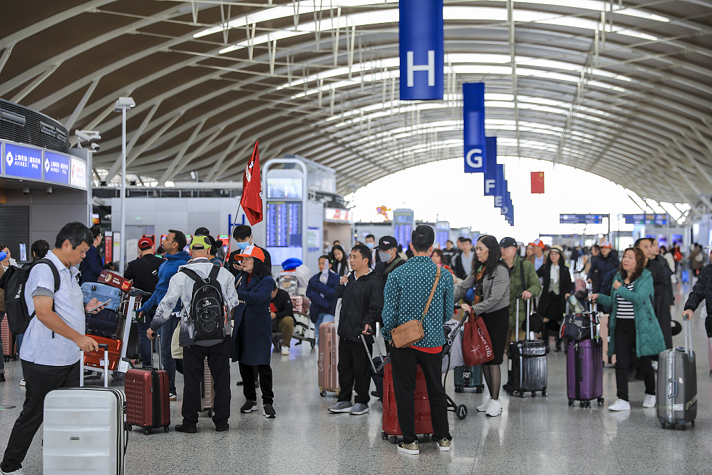 Tourists in Shanghai Pudong International Airport in Shanghai, China, April 4, 2024. /CFP