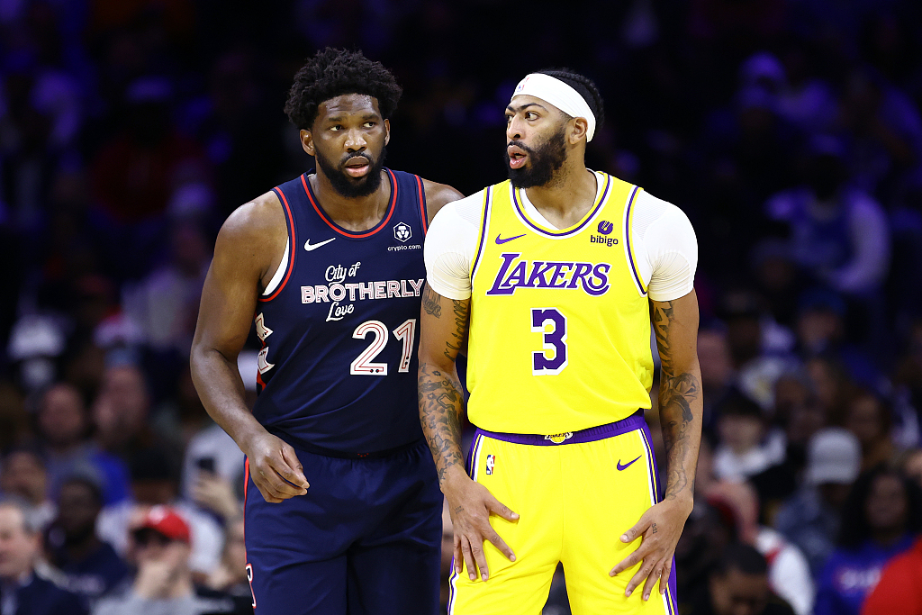 Joel Embiid (L) of the Philadelphia 76ers and Anthony Davis of the Los Angeles Lakers will play for Team USA at the 2024 Olympic Games in Paris. /CFP