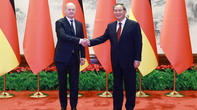 Chinese Premier Li Qiang holds talks with Federal Chancellor of Germany Olaf Scholz at the Great Hall of the People in Beijing, capital of China, April 16, 2024. /Xinhua