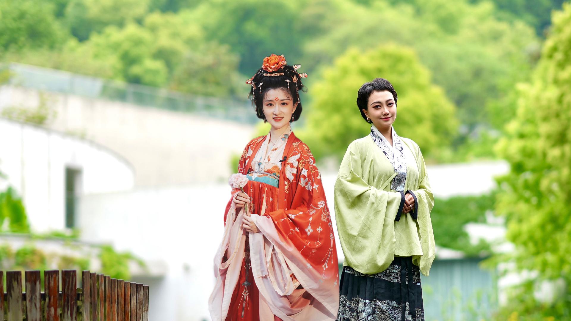 Live: Traditional Chinese clothing at the China National Silk Museum - CGTN