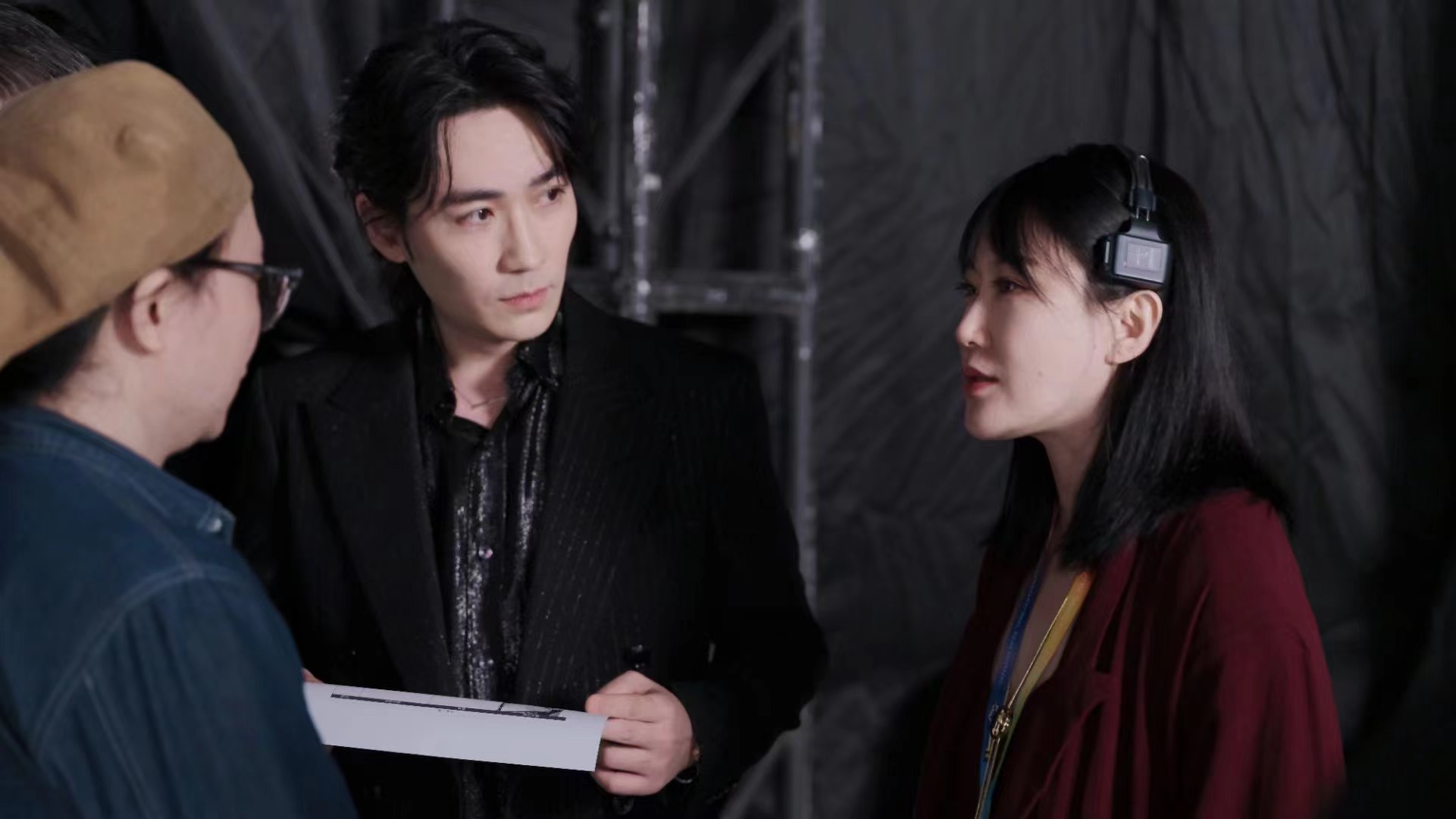Dong Mingxing and actors in a virtual production studio, April 17, 2024. /Luo Yaxi