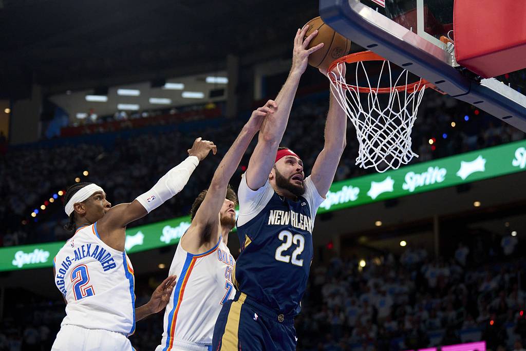 Larry Nance Jr. (#22) of the New Orleans Pelicans dunks in Game 1 of the NBA Western Conference first-round playoffs against the Oklahoma City Thunder at Paycom Center in Oklahoma City, Oklahoma, April 21, 2024. /CFP