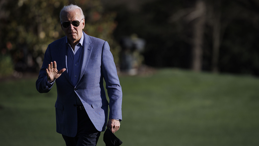 Biden tells Zelenskyy new arms will be provided quickly to Ukraine