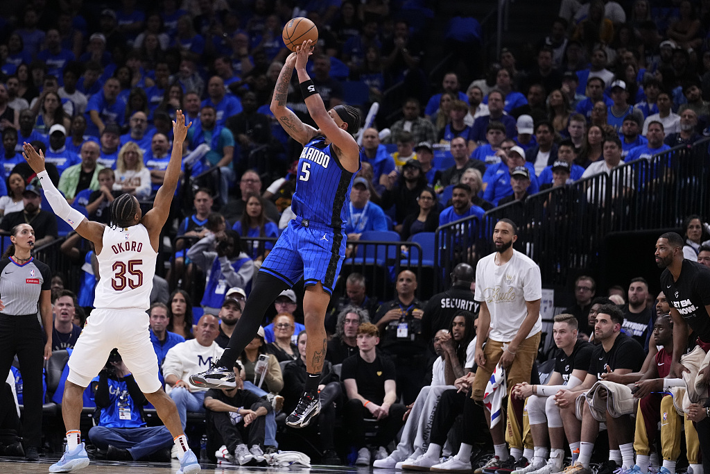 Paolo Banchero (#5) of the Orlando Magic shoots in Game 3 of the NBA Eastern Conference first-round playoffs at Amway Center in Orlando, Florida, April 25, 2024. /CFP