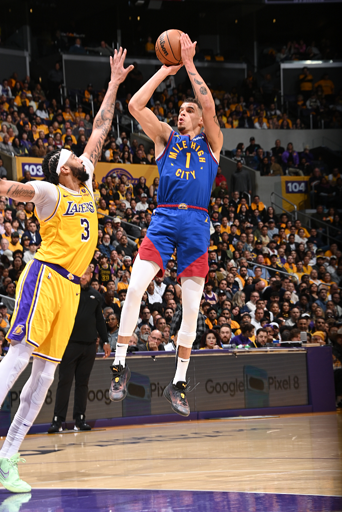 Michael Porter Jr. (#1) of the Denver Nuggets shoots in Game 3 of the NBA Western Conference first-round playoffs against the Los Angeles Lakers at Crypto.com Arena in Los Angeles, California, April 25, 2024. /CFP