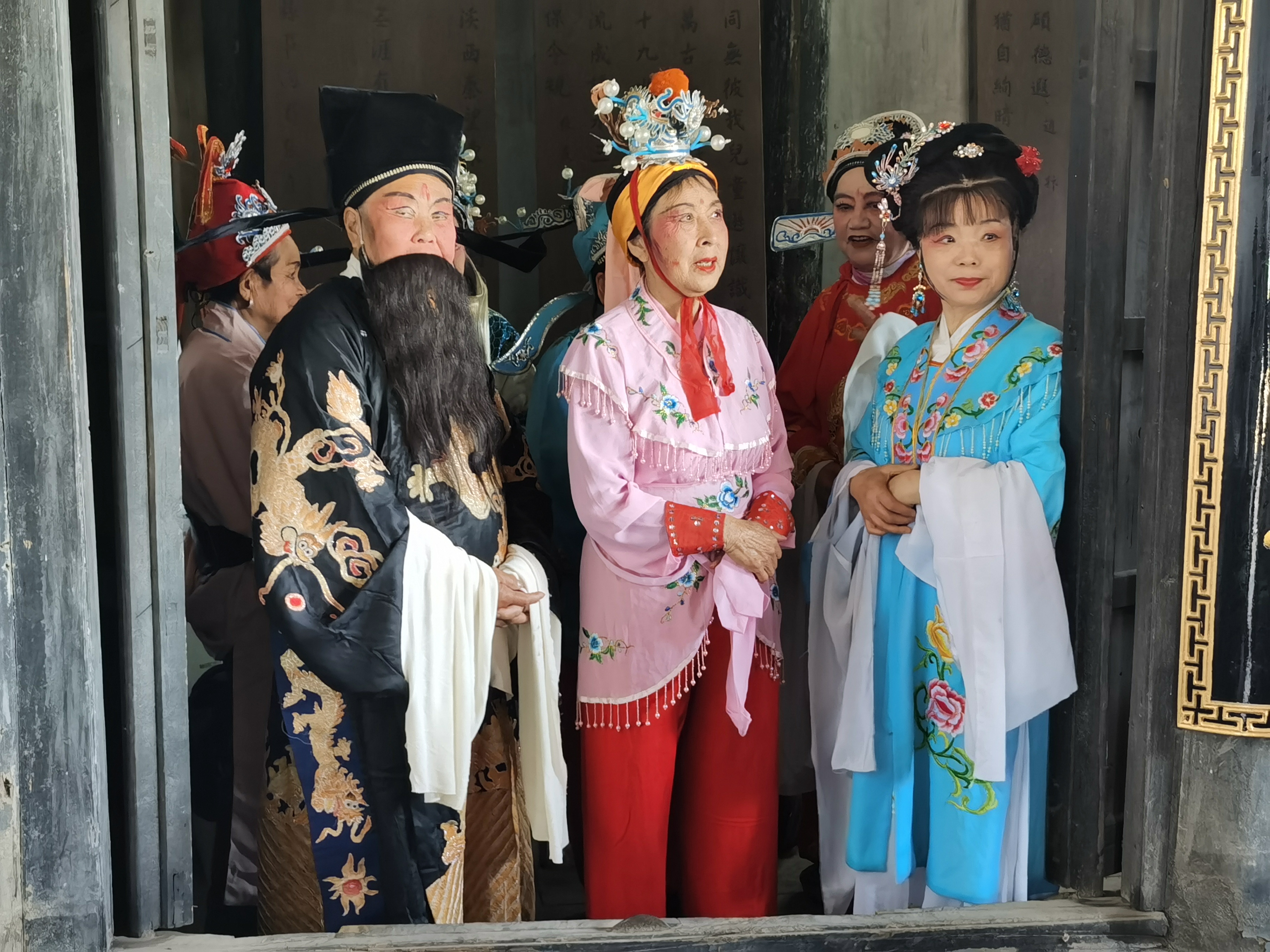 Local residents are preparing for a dressing rehearsal in Chongren Town, Shengzhou, Shaoxing City, east China's Zhejiang Province, April 24, 2024. Du Junzhi/CGTN