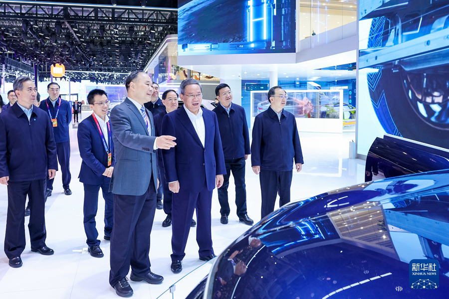 Chinese Premier Li Qiang (C) inspects the 2024 Beijing International Automotive Exhibition in Beijing, China, April 28, 2024. /Xinhua