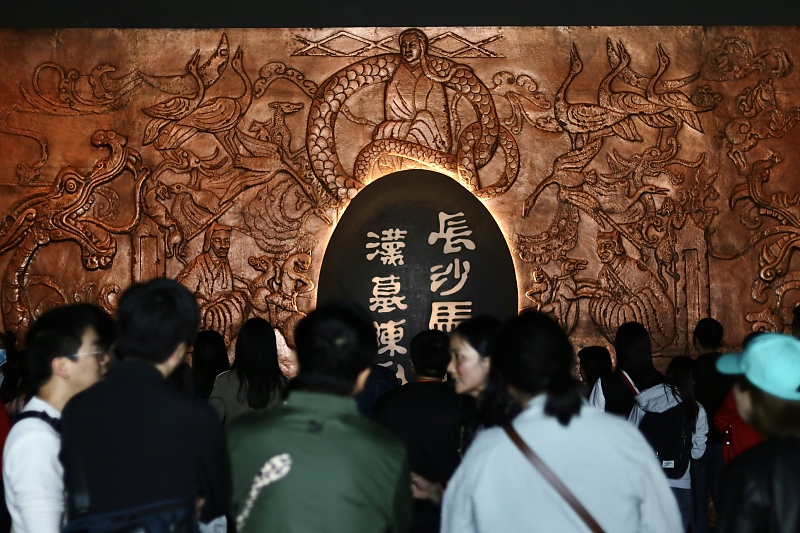 A file photo shows people visiting the Hunan Provincial Museum in Changsha City, Hunan Province. /CFP