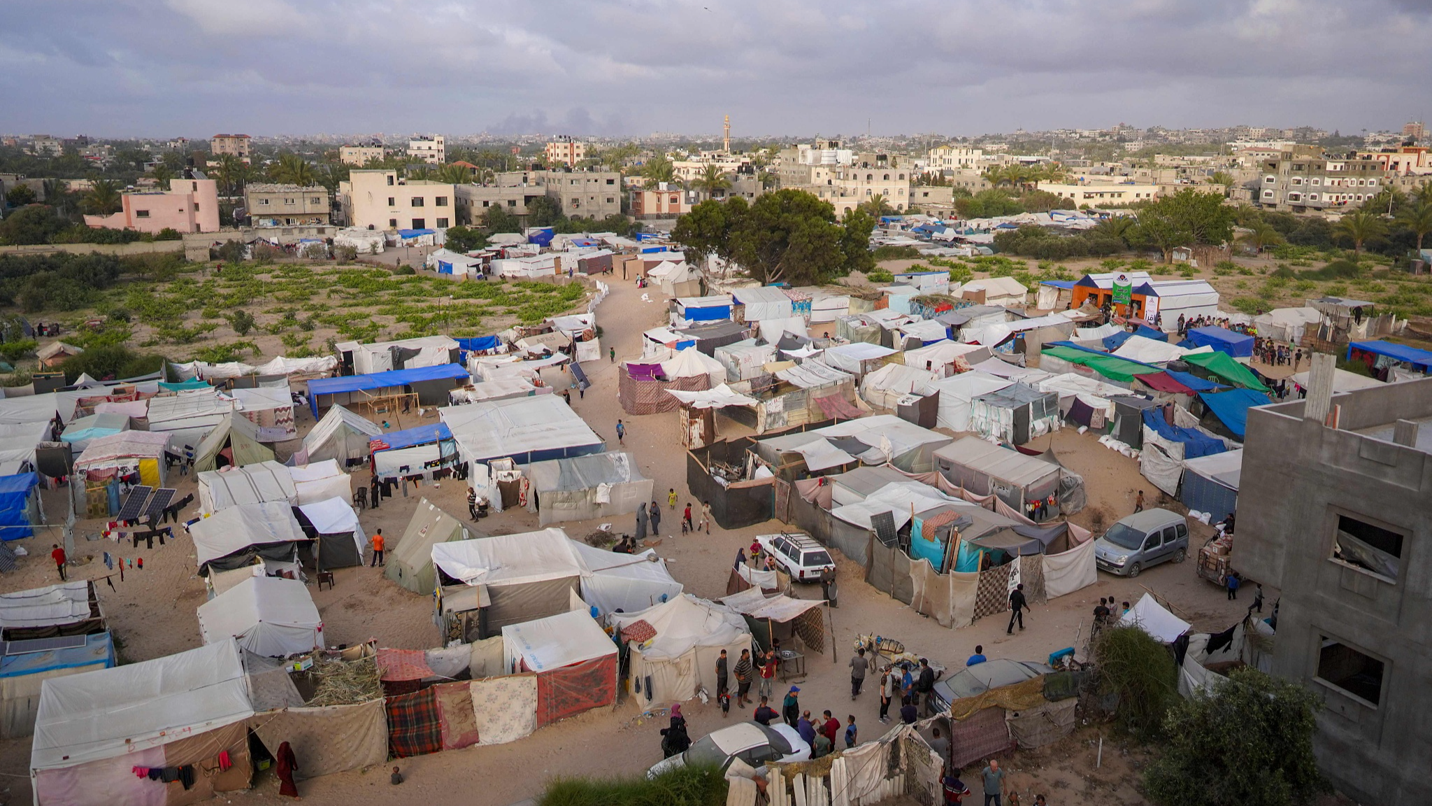 A camp for displaced Palestinians in Deir El-Balah in central Gaza, April 27, 2024. /CFP