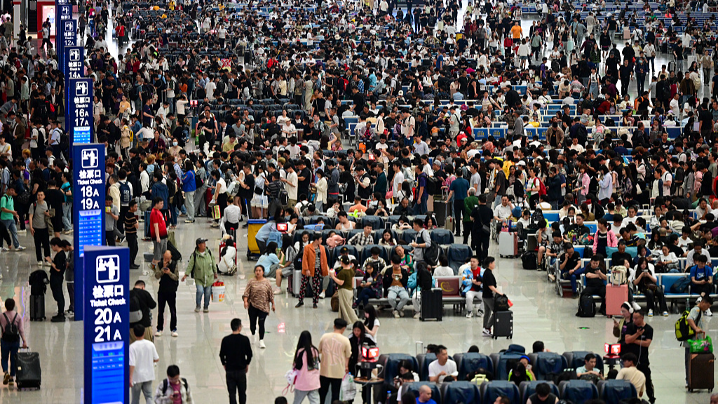 China expects 270 million daily trips during Labor Day holiday
