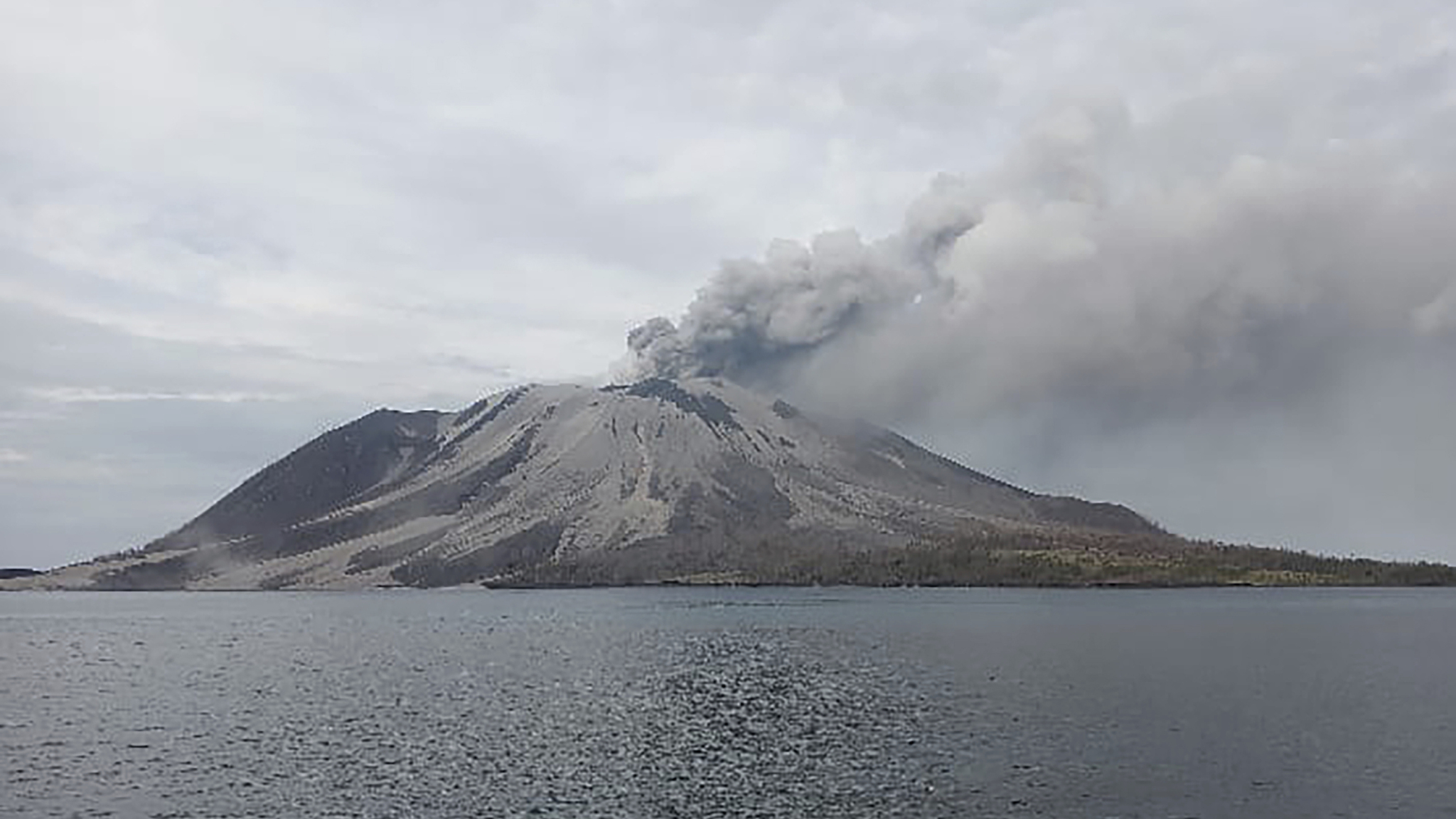 Mount Ruang volcano is seen during the eruption from Tagulandang island, Indonesia, May 1, 2024. /CFP