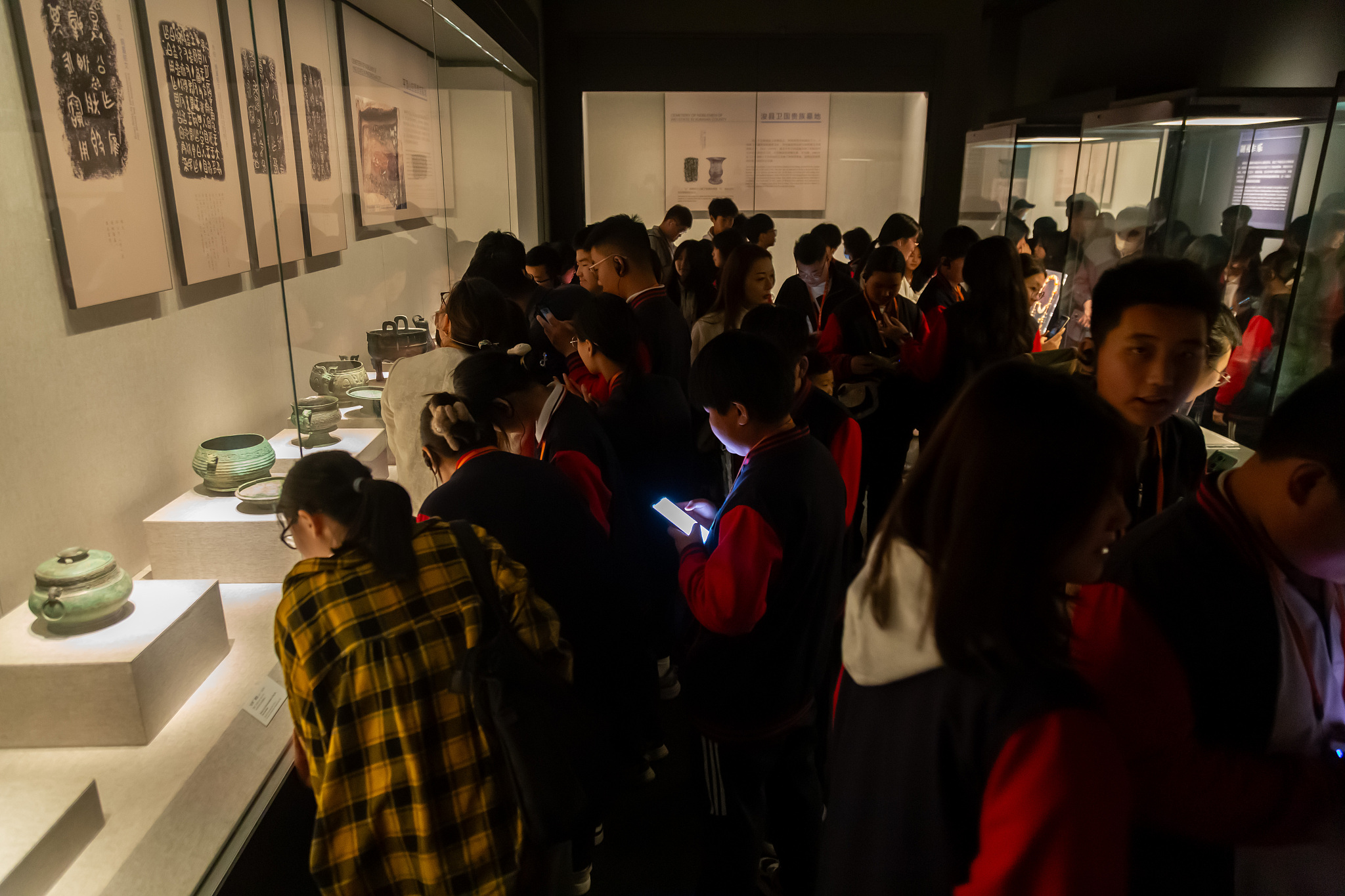 Henan Museum was packed with tourists in Zhengzhou, Henan Province, China, May 1, 2024. / CFP