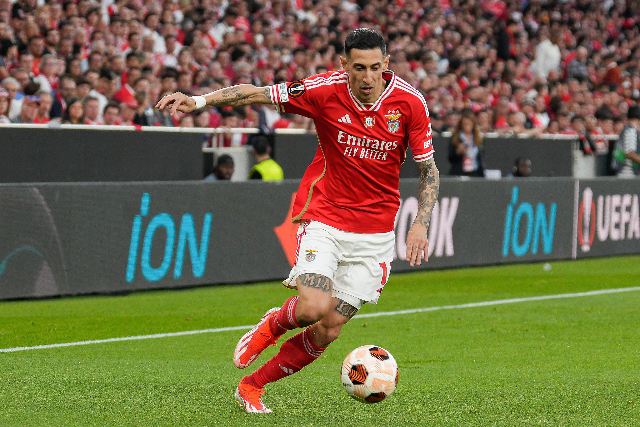 Angel Di Maria of Benfica in action during the UEFA Europa League quarterfinal first-leg match between Benfica and Olympique de Marseille at Estadio da Luz in Lisbon, Portugal, April 11, 2024. /CFP 