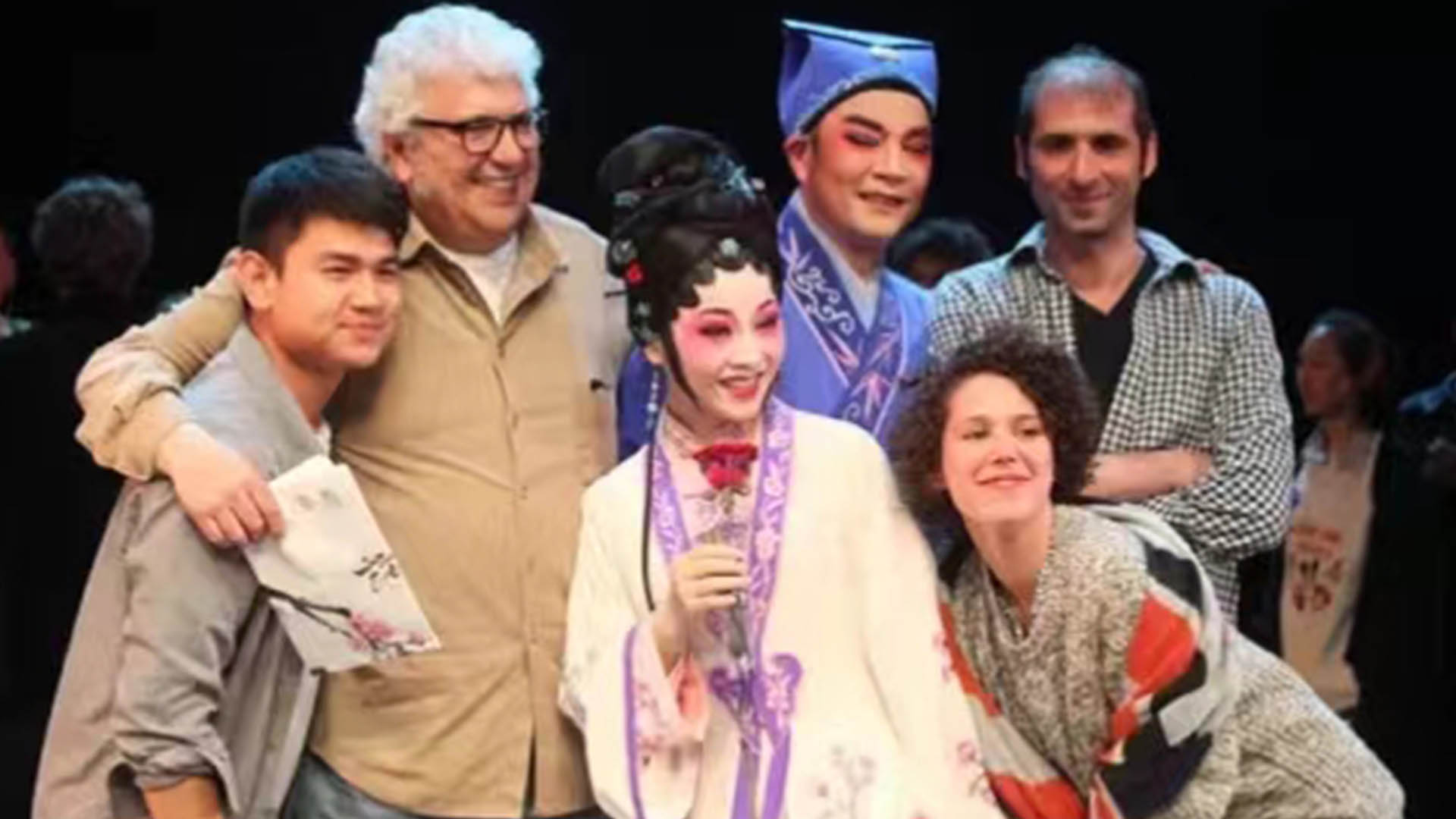 Operas without borders