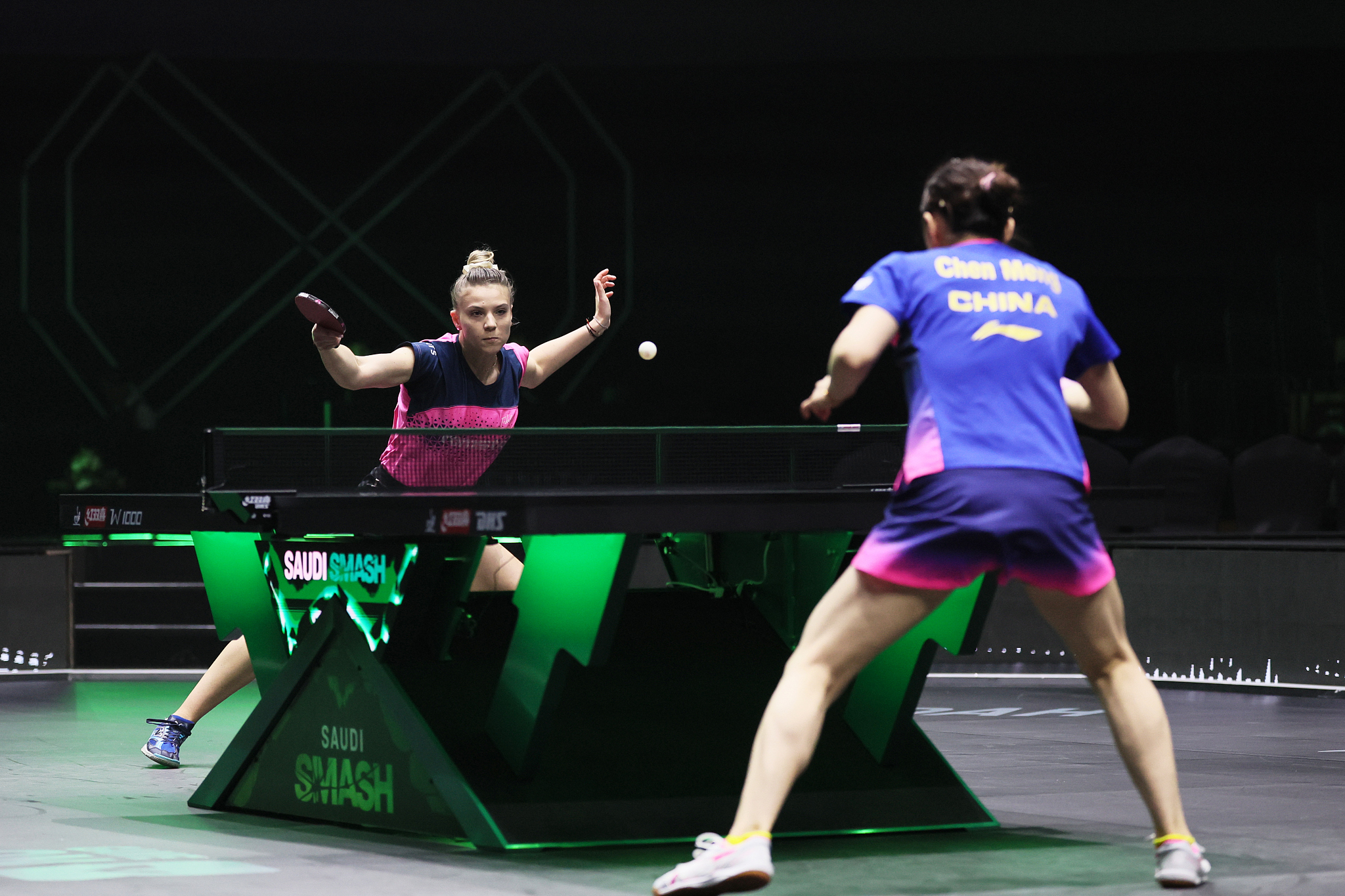 Chen Meng (R) of China and Adina Diaconu of Romania in action during their women's singles match at the WTT Saudi Smash in Jeddah, Saudi Arabia, May 4, 2024. /CFP