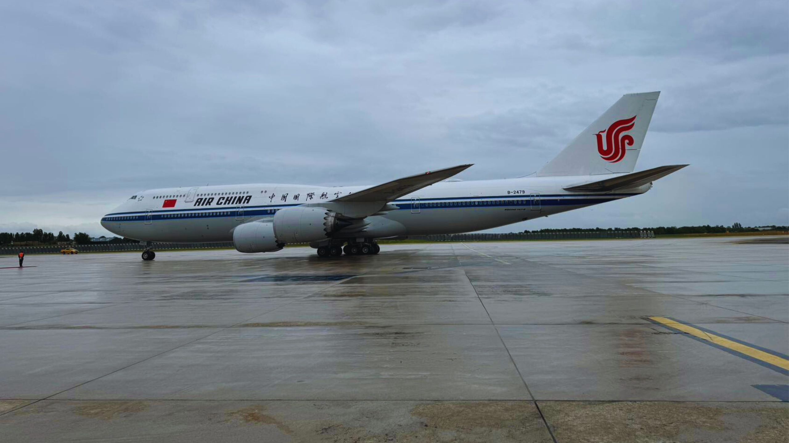 CGTN reporter at the scene for Chinese President Xi's arrival in Paris