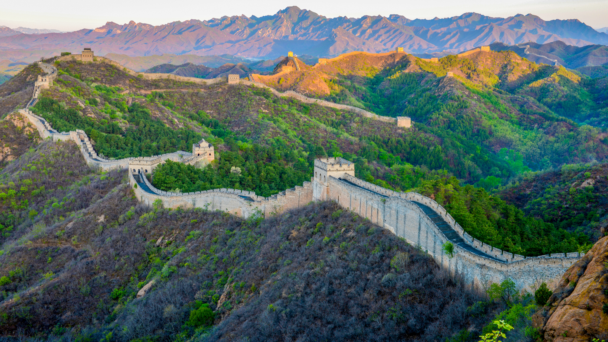 Live: Jinshanling Great Wall reveals its true splendor in summer