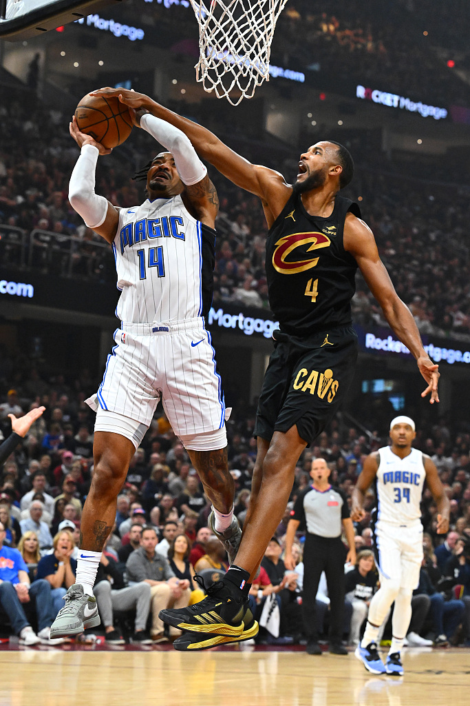 Evan Mobley (#4) of the Cleveland Cavaliers blocks a shot by Gary Harris in Game 7 of the NBA Eastern Conference first-round playoffs at the Rocket Mortgage FieldHouse in Cleveland, Ohio, May 5, 2024. /CFP