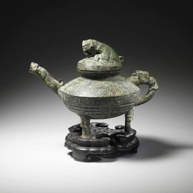 A file photo of the looted relics from the Old Summer Palace shows the hu ying, a bronze water vessel with a tiger-shaped lid. /CFP