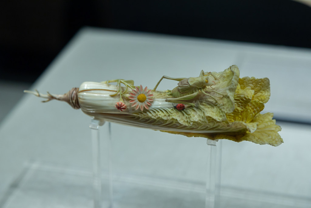 A photo taken on May 5, 2024 shows a closer look at the ivory cabbage on displayed at Henan Museum in Zhengzhou, Henan Province, China. /CFP