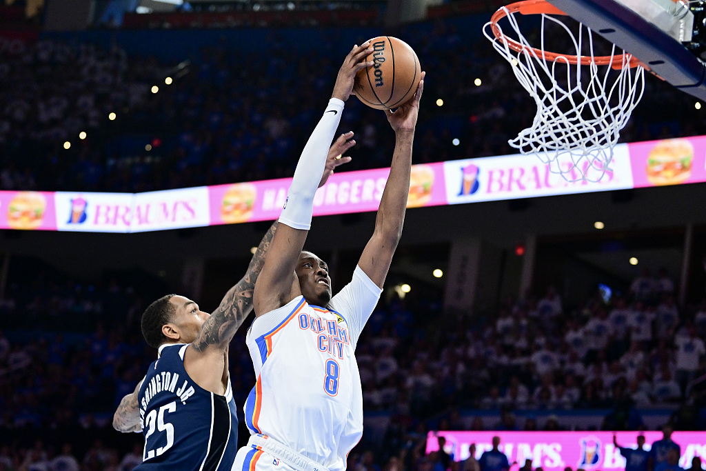 Jalen Williams (#8) of the Oklahoma City Thunder drives toward the rim in Game 1 of the NBA Western Conference semifinals against the Dallas Mavericks at Paycom Center in Oklahoma City, Oklahoma, May 7, 2024. /CFP