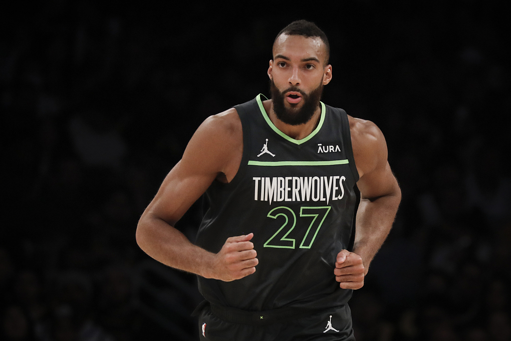 Rudy Gobert of the Minnesota Timberwolves looks on in the game against the Los Angeles Lakers at Crypto.com Arena in Los Angeles, California, April 7, 2024. /CFP