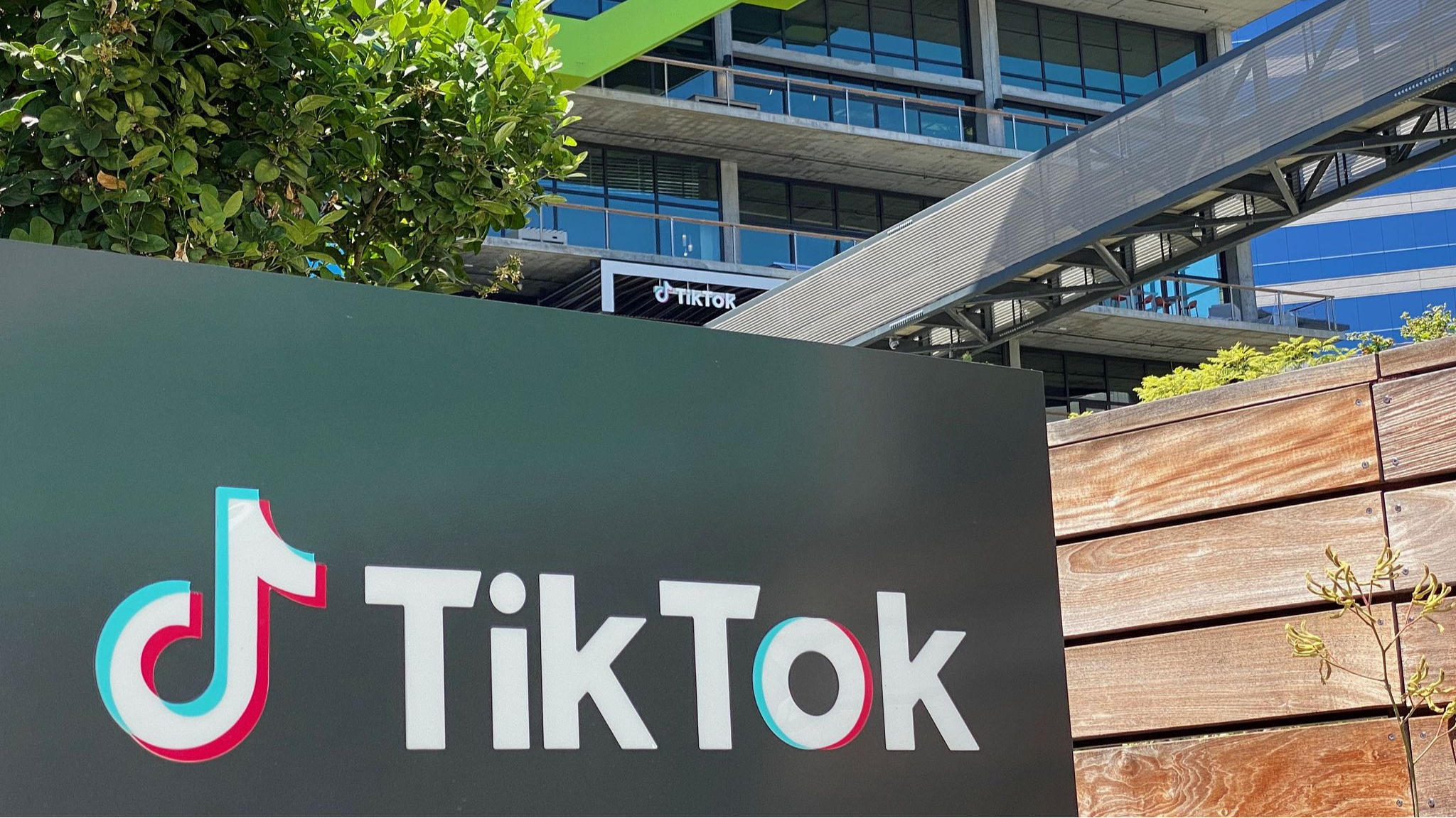 The logo of TikTok is seen on the side of the company's office in Los Angeles, California, U.S. /CFP