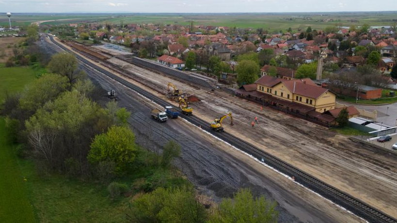 The construction site of the Hungarian section of the Hungary-Serbia railway, Kunszentmiklos, Hungary, April 18, 2023. /Xinhua