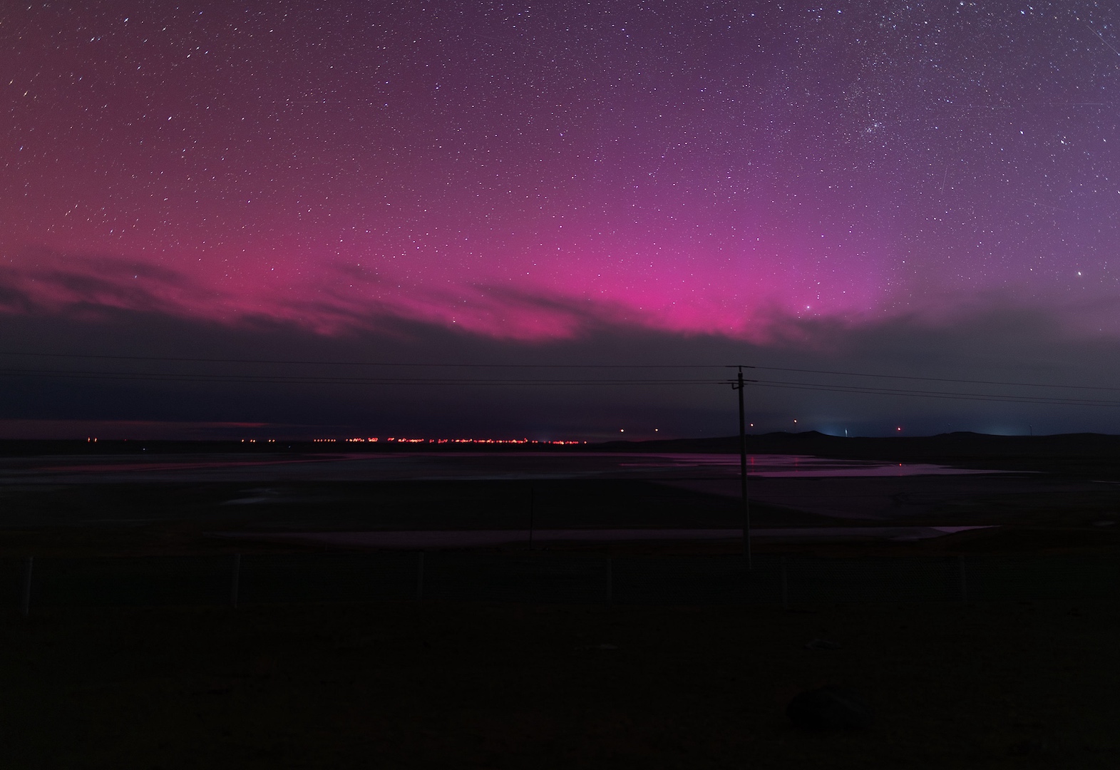 Breathtaking magenta auroras appear over Xilinhot City, Inner Mongolia Autonomous Region in the early morning of May 11, 2024. /CFP