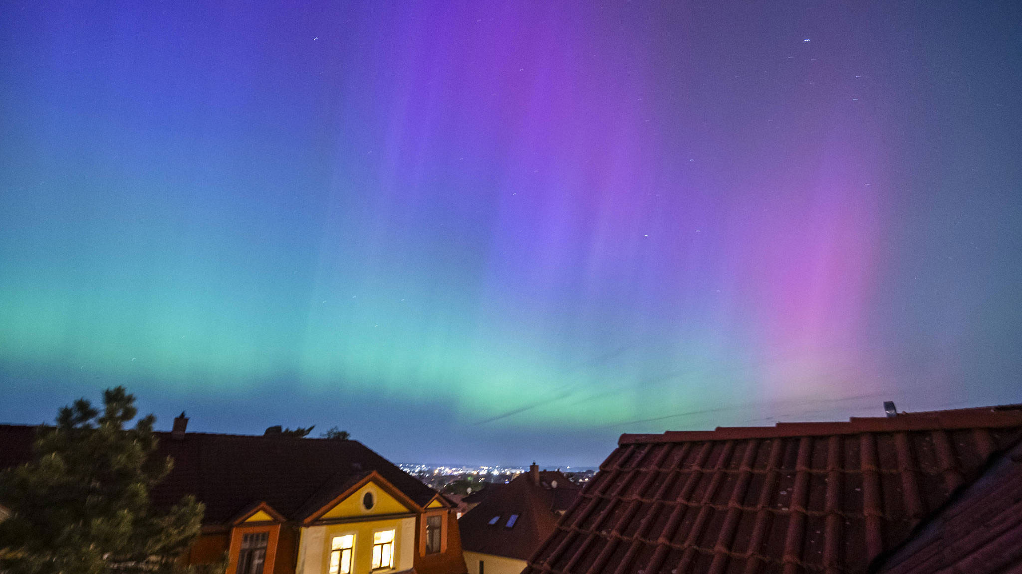 An aurora can be seen in Weimar, Germany, at around midnight, May 15, 2024. /CFP