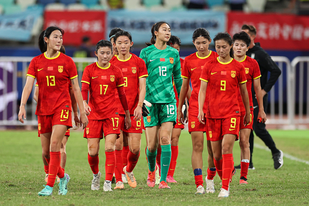 Players of Team China look on after a 1-1 draw with South Korea in the qualifying tournament for the 2024 Olympic Games in Xiamen, southeast China's Fujian Province, November 1, 2023. /CFP