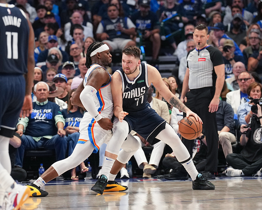 Luka Doncic (#77) of the Dallas Mavericks posts up in in Game 3 of the NBA Western Conference semifinals against the Oklahoma City Thunder at the American Airlines Center in Dallas, Texas, May 11, 2024. /CFP